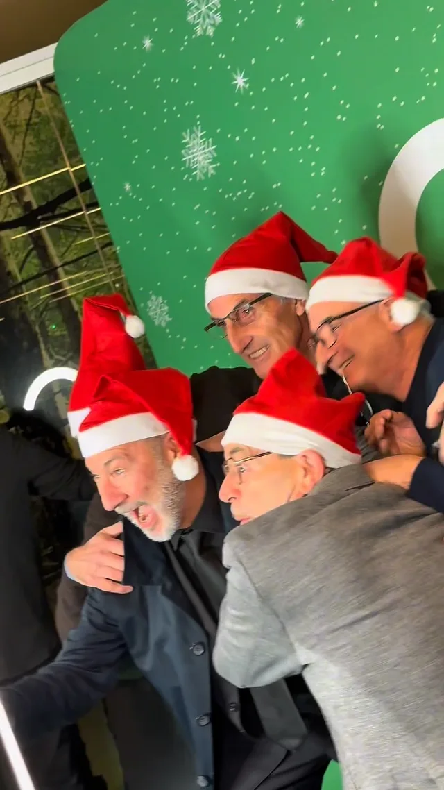 Christmas party with the photo booth - SelfieBoost reel